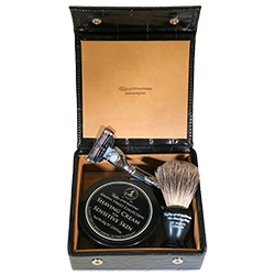 Set pentru voiaj in cutie din piele neagră